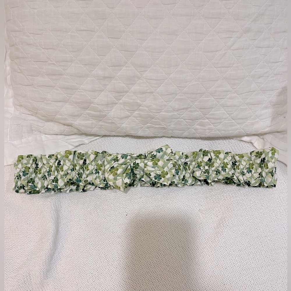 Longaberger St. Patrick’s holiday basket garter 19 inches great condition